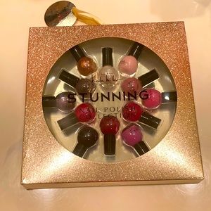 Nail polish kit